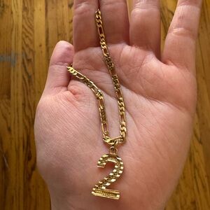 🆕📿 Faux Gold Number 2 Charm Chain Necklace (2)